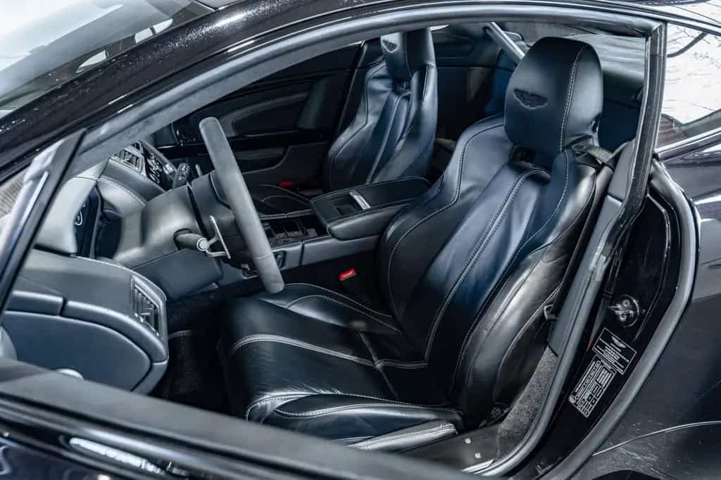 Aston Martin V12 Vantage S 03/2016-photo-27