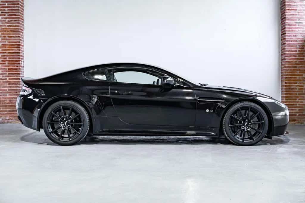 Aston Martin V12 Vantage S 03/2016-photo-3