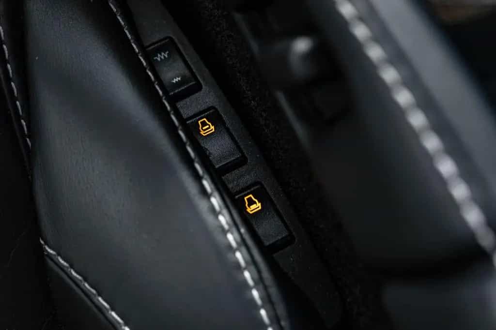 Aston Martin V12 Vantage S 03/2016-photo-35