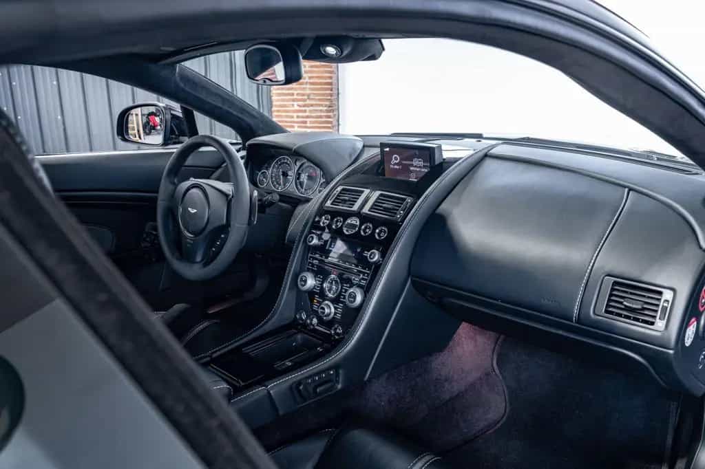 Aston Martin V12 Vantage S 03/2016-photo-40