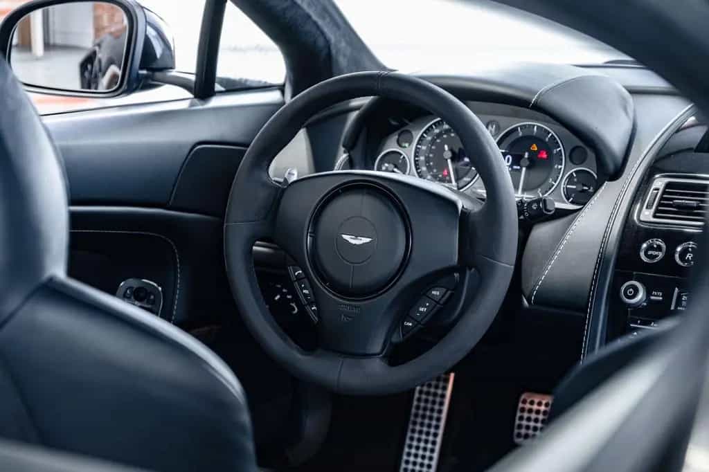 Aston Martin V12 Vantage S 03/2016-photo-42