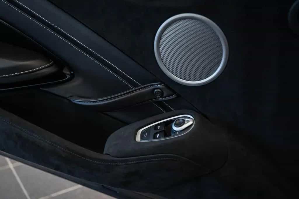 Aston Martin V8 Vantage 4.0 05/2021-photo-21
