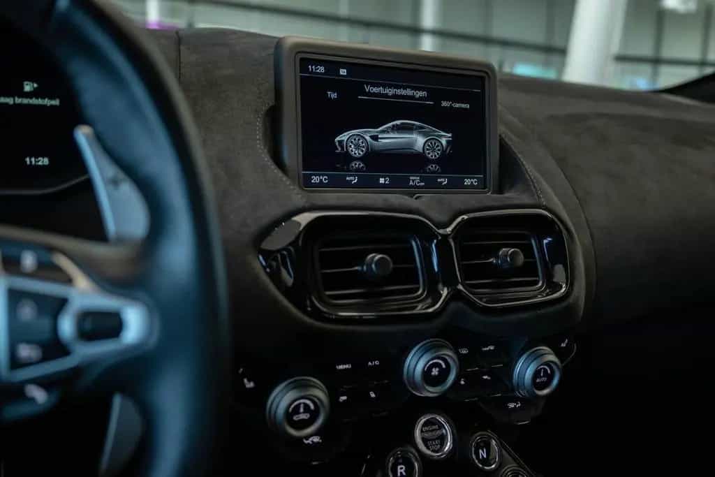 Aston Martin V8 Vantage 4.0 05/2021-photo-25
