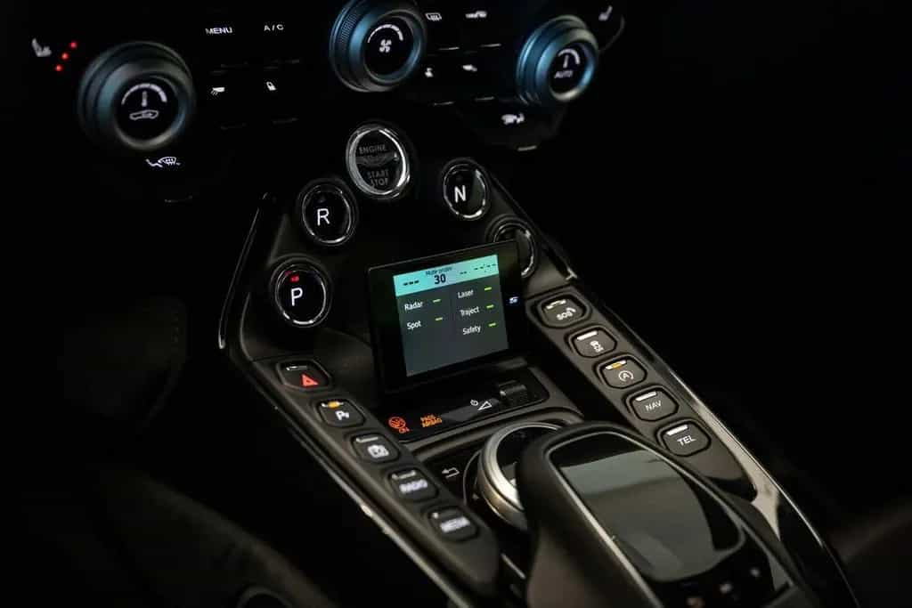 Aston Martin V8 Vantage 4.0 05/2021-photo-27
