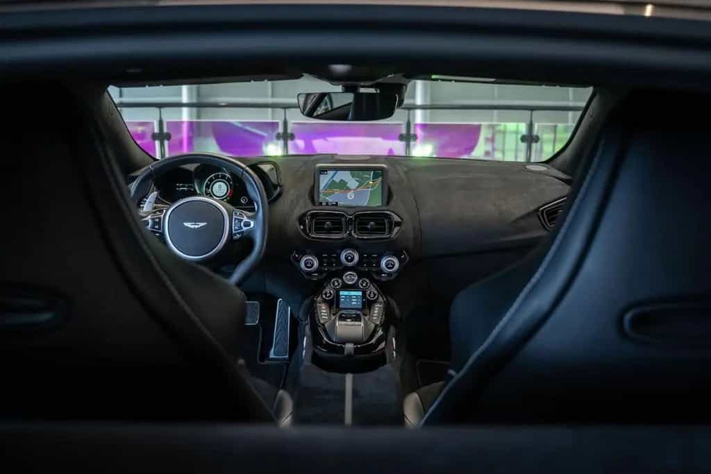 Aston Martin V8 Vantage 4.0 05/2021-photo-30