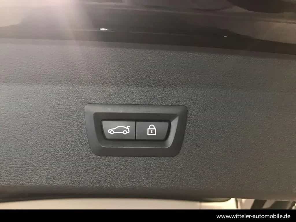 BMW X1 xDrive20d xLine LED/AHK/HUD/NAVI/Rückfahrk. 10/2019-photo-19