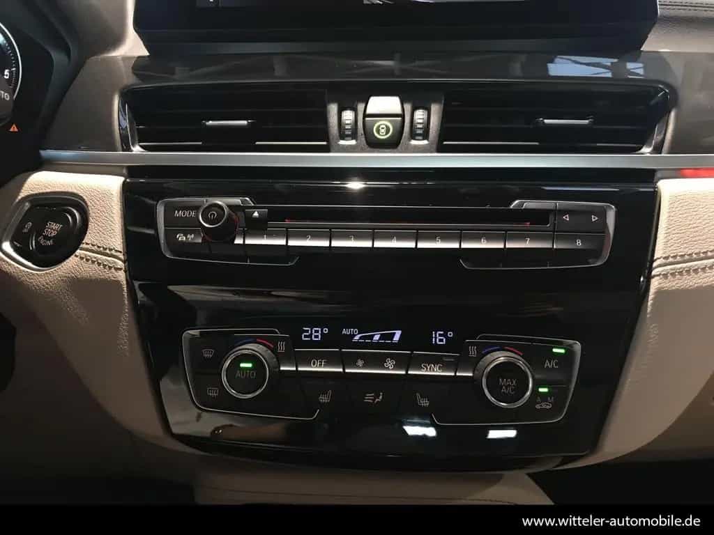 BMW X1 xDrive20d xLine LED/AHK/HUD/NAVI/Rückfahrk. 10/2019-photo-21