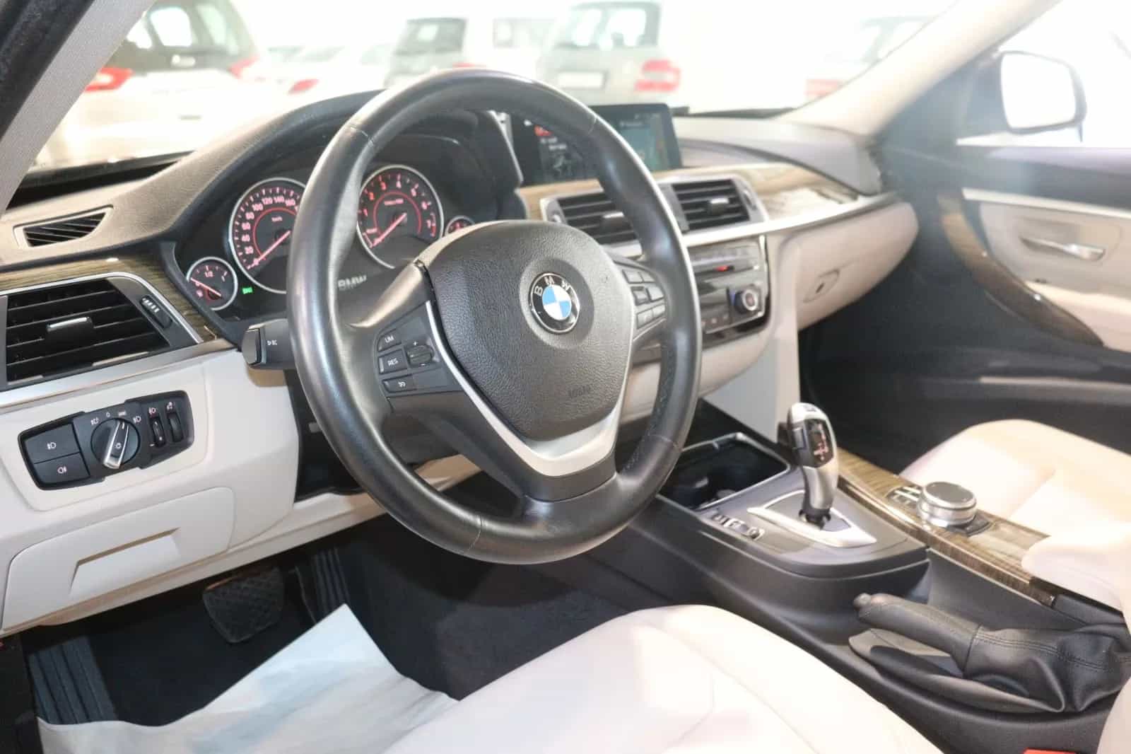 BMW 3 Series 320 i Luxury Line Purity *Automatik*Erst 60tkm* 01/2019-photo-11