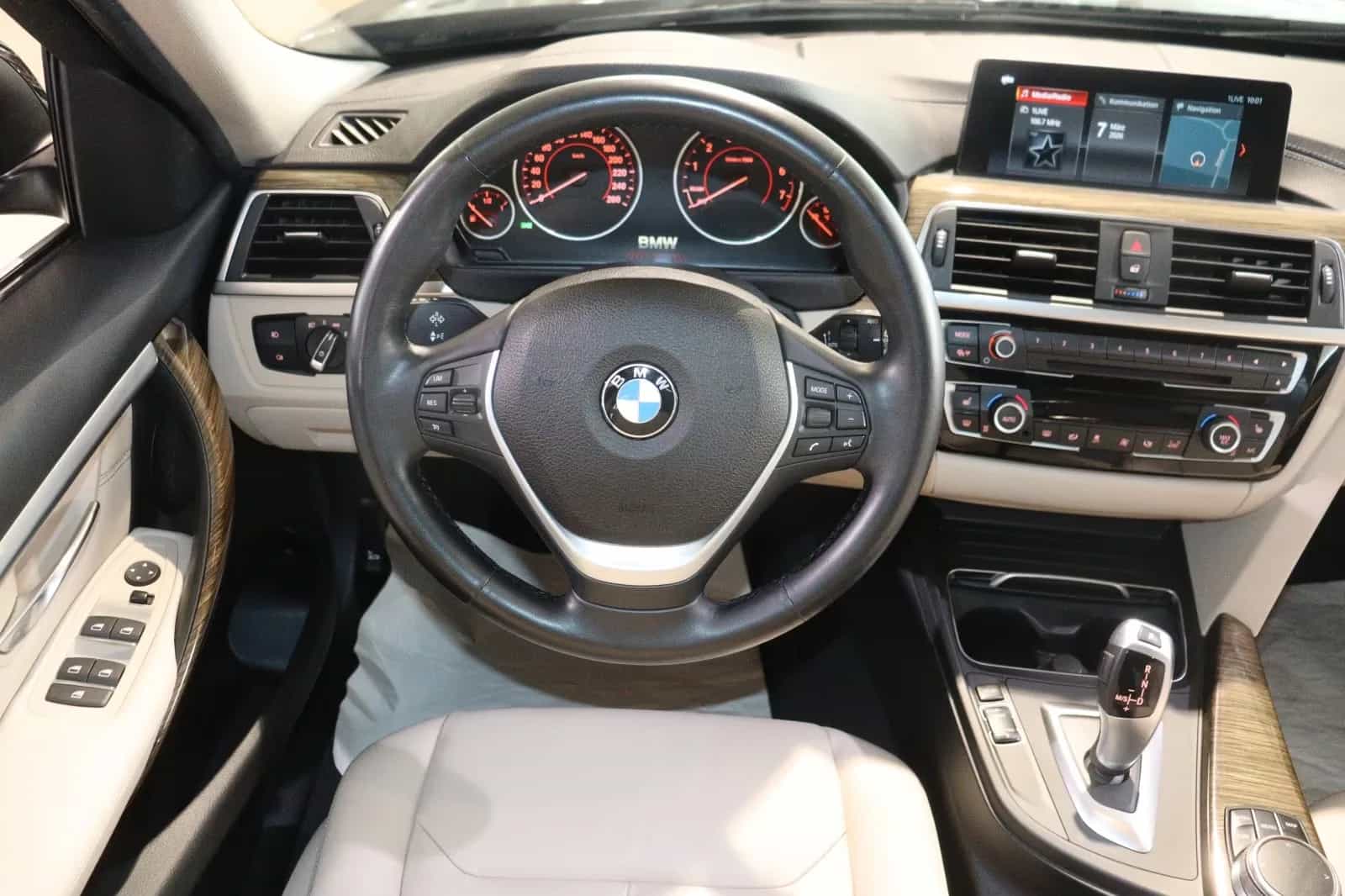 BMW 3 Series 320 i Luxury Line Purity *Automatik*Erst 60tkm* 01/2019-photo-15