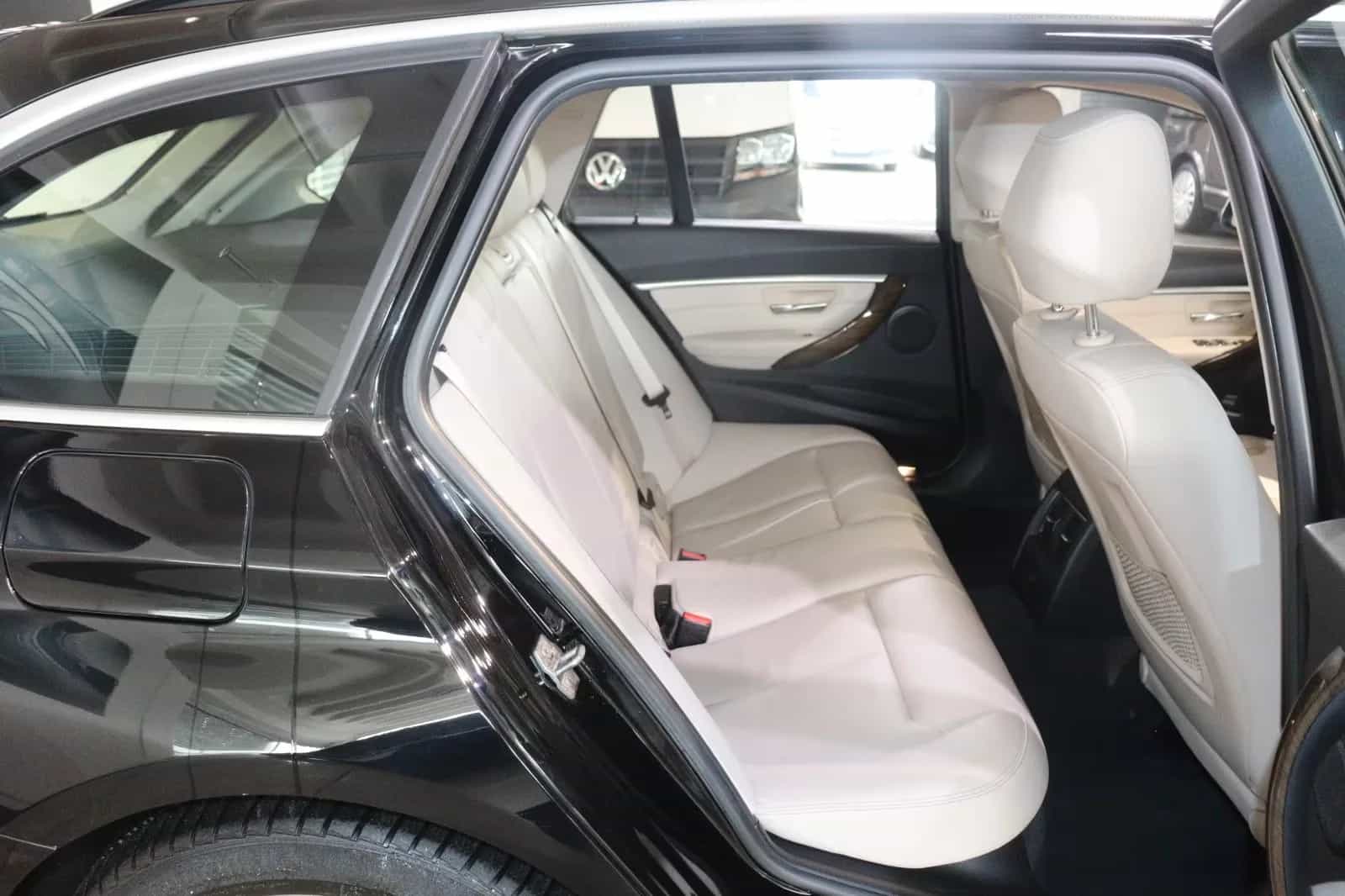 BMW 3 Series 320 i Luxury Line Purity *Automatik*Erst 60tkm* 01/2019-photo-17