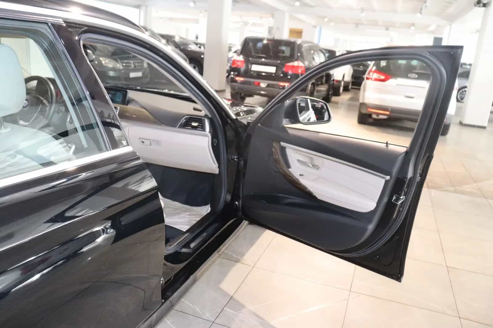 BMW 3 Series 320 i Luxury Line Purity *Automatik*Erst 60tkm* 01/2019-photo-18