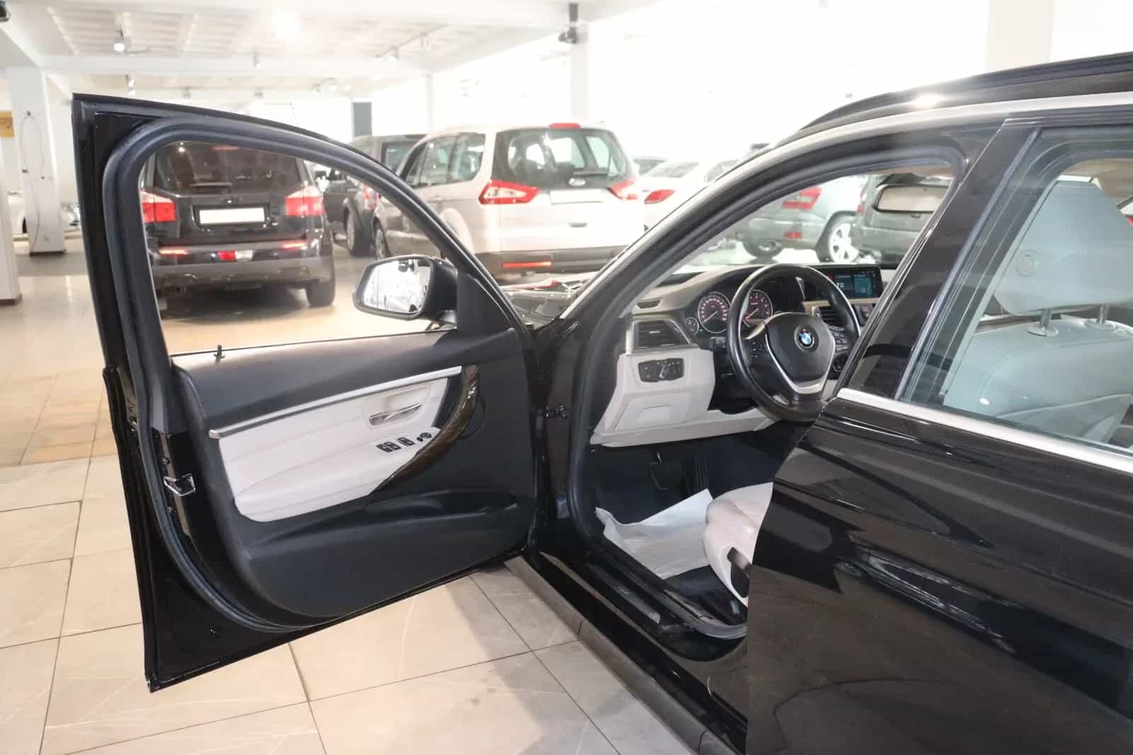 BMW 3 Series 320 i Luxury Line Purity *Automatik*Erst 60tkm* 01/2019-photo-9