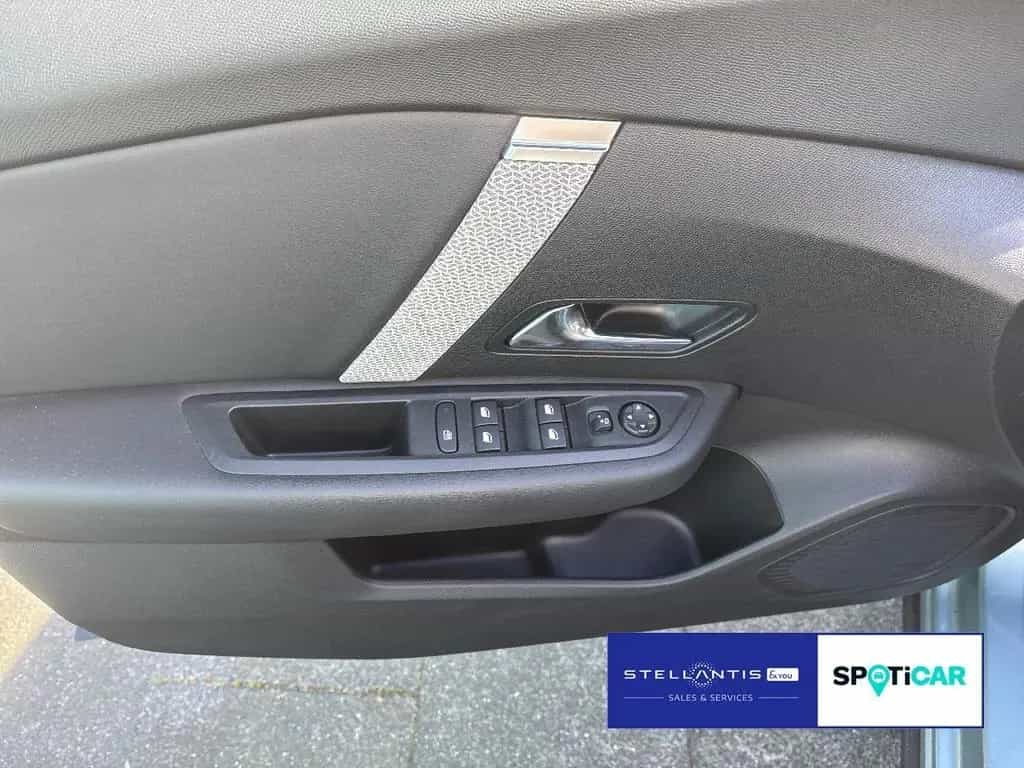 Citroën C4 Shine 1.2 130 Navi EPH 180K C4 1.2 PureTech 1 12/2023-photo-11