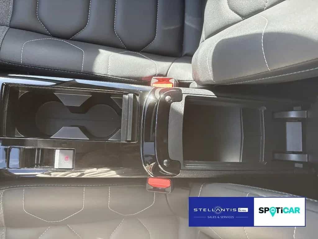 Citroën C4 Shine 1.2 130 Navi EPH 180K C4 1.2 PureTech 1 12/2023-photo-18
