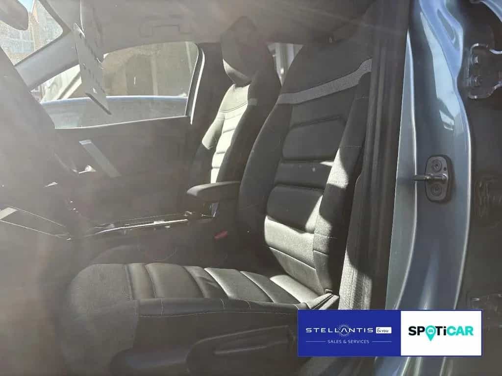 Citroën C4 Shine 1.2 130 Navi EPH 180K C4 1.2 PureTech 1 12/2023-photo-8