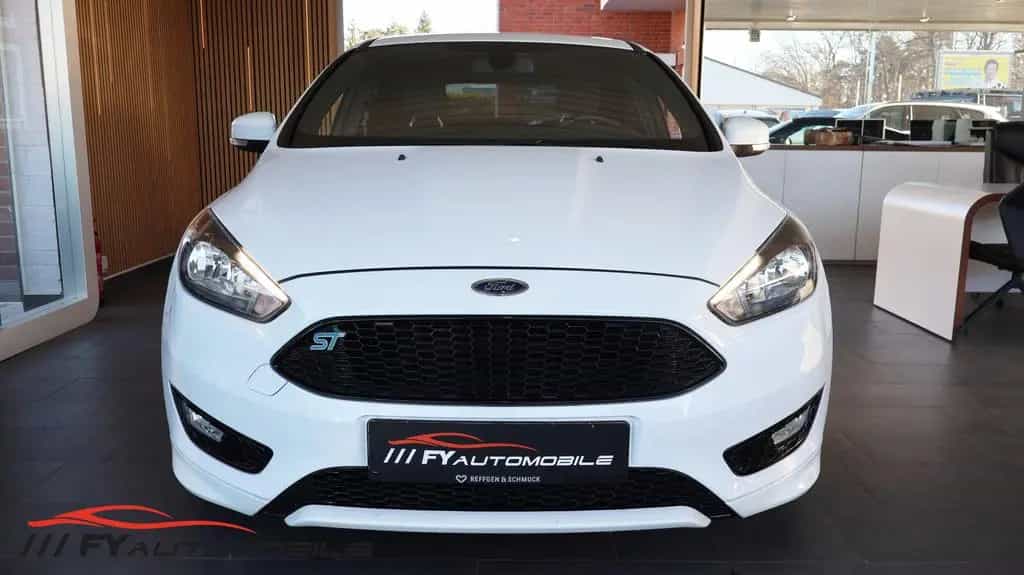 Ford Focus ECO Boost 1.0 ST Line 8xBereift 05/2017-photo-1
