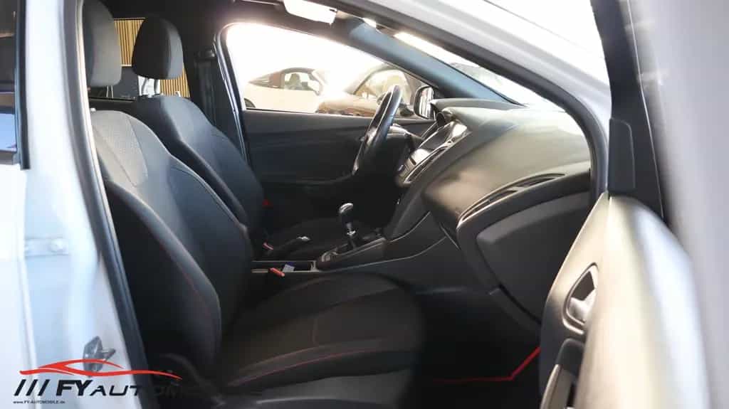 Ford Focus ECO Boost 1.0 ST Line 8xBereift 05/2017-photo-13