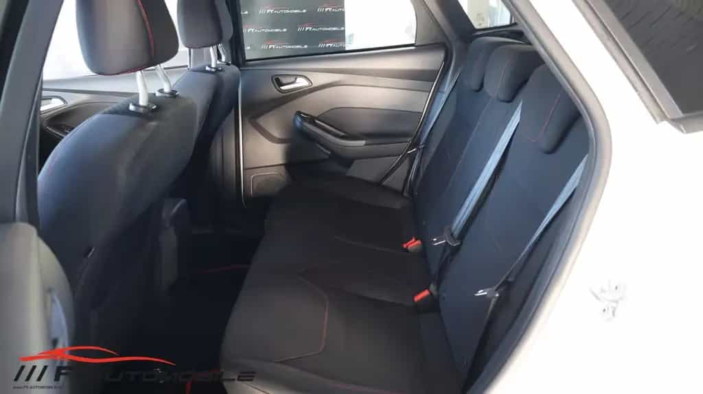Ford Focus ECO Boost 1.0 ST Line 8xBereift 05/2017-photo-16