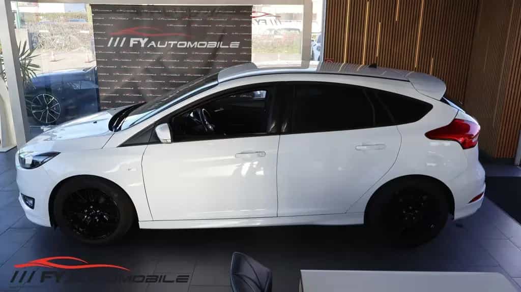 Ford Focus ECO Boost 1.0 ST Line 8xBereift 05/2017-photo-3