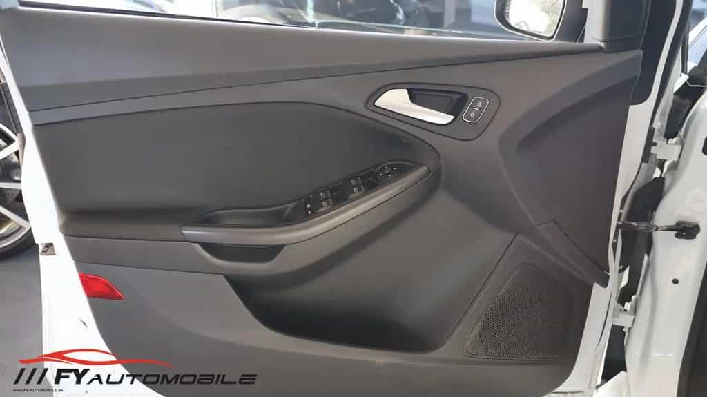 Ford Focus ECO Boost 1.0 ST Line 8xBereift 05/2017-photo-8