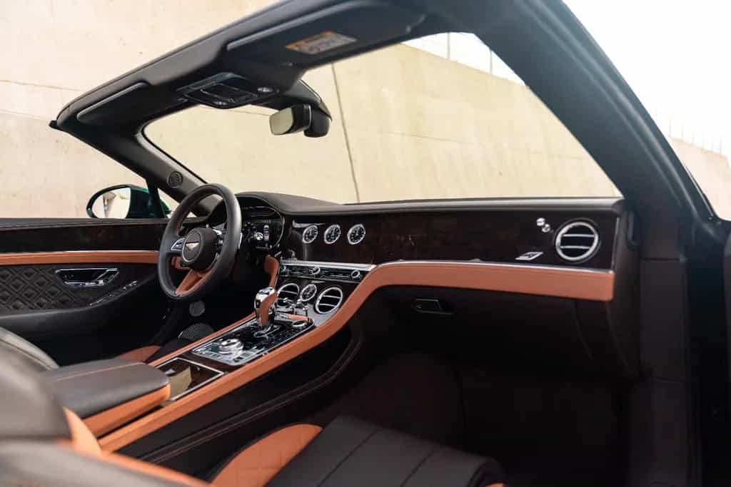 Bentley Continental GTC S 03/2024-photo-28