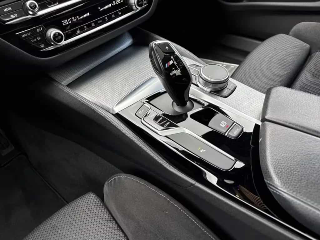 BMW 520 dA M SPORT NaviProf,LED,GSD,Alu19,Kam,Hifi 06/2019-photo-10