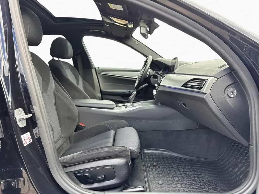 BMW 520 dA M SPORT NaviProf,LED,GSD,Alu19,Kam,Hifi 06/2019-photo-12