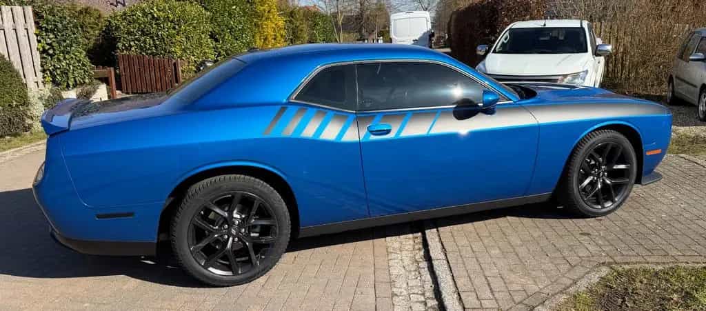 Dodge Challenger Neue Reifen M+S Leder PDC Hinten 09/2022-photo-21