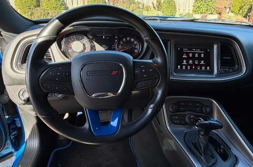 Dodge Challenger Neue Reifen M+S Leder PDC Hinten 09/2022-photo-27