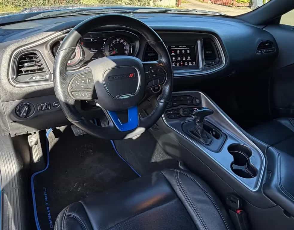 Dodge Challenger Neue Reifen M+S Leder PDC Hinten 09/2022-photo-28