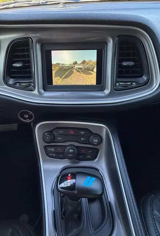 Dodge Challenger Neue Reifen M+S Leder PDC Hinten 09/2022-photo-32