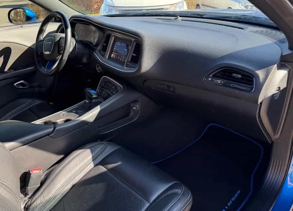 Dodge Challenger Neue Reifen M+S Leder PDC Hinten 09/2022-photo-37