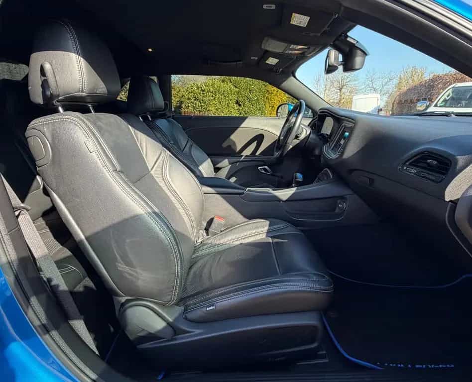 Dodge Challenger Neue Reifen M+S Leder PDC Hinten 09/2022-photo-38