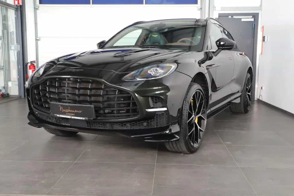 Aston Martin DBX V8 707 minotaurgreen 23 Zoll Leather Q SEMI 02/2024-photo-1