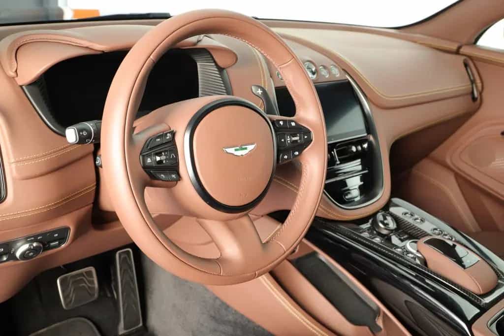 Aston Martin DBX V8 707 minotaurgreen 23 Zoll Leather Q SEMI 02/2024-photo-15