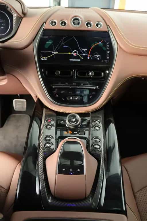 Aston Martin DBX V8 707 minotaurgreen 23 Zoll Leather Q SEMI 02/2024-photo-17