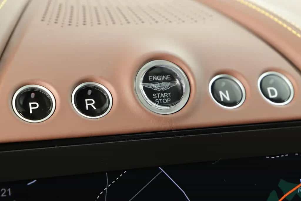 Aston Martin DBX V8 707 minotaurgreen 23 Zoll Leather Q SEMI 02/2024-photo-19