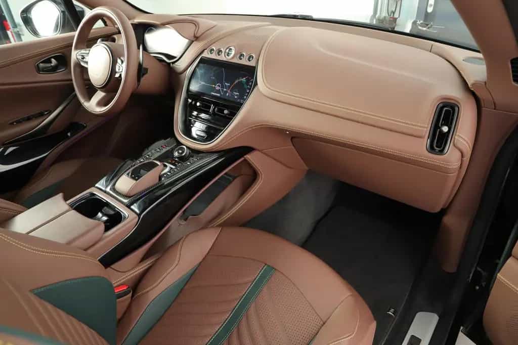 Aston Martin DBX V8 707 minotaurgreen 23 Zoll Leather Q SEMI 02/2024-photo-25