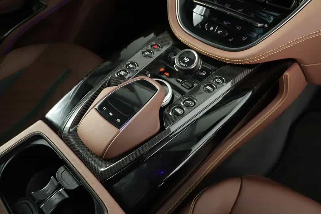 Aston Martin DBX V8 707 minotaurgreen 23 Zoll Leather Q SEMI 02/2024-photo-26