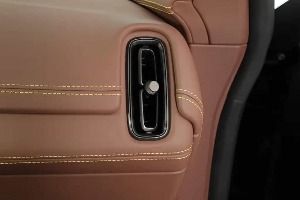 Aston Martin DBX V8 707 minotaurgreen 23 Zoll Leather Q SEMI 02/2024-photo-27