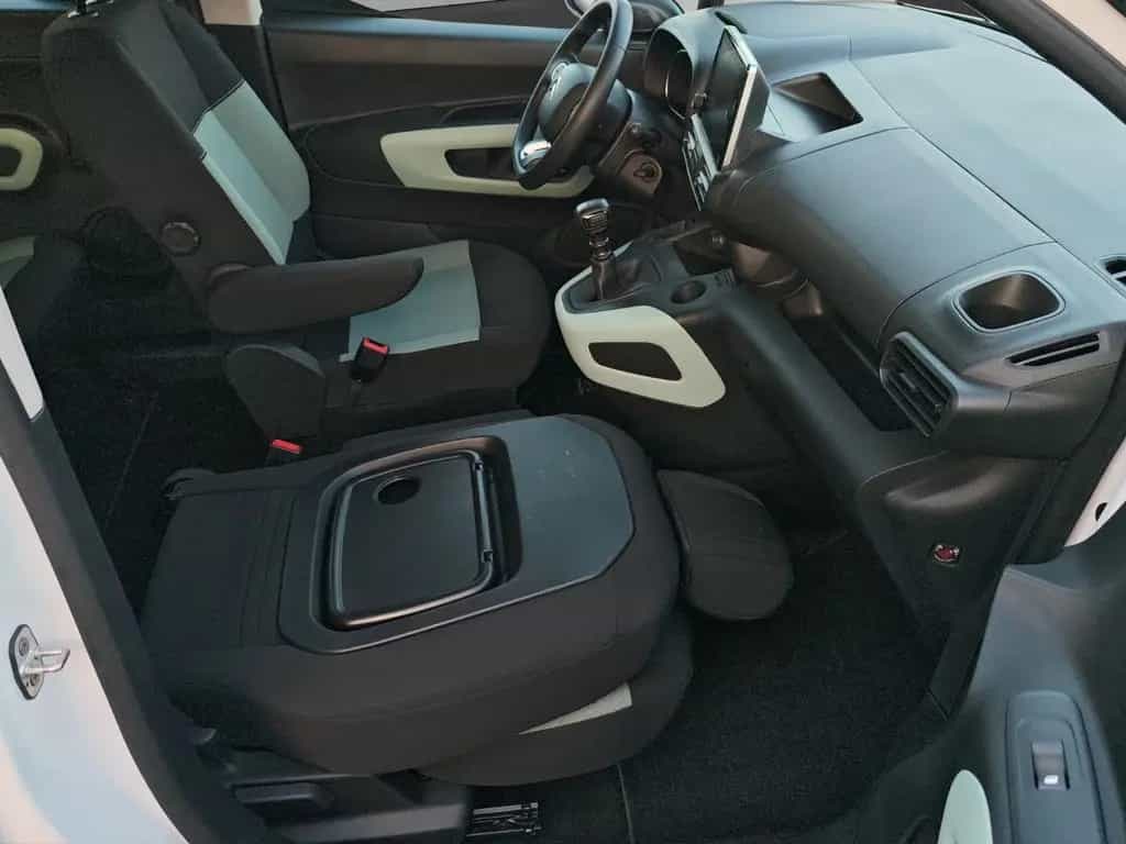 Citroën Berlingo Feel XL 1.5 HDI 7 Sitzer 07/2021-photo-24