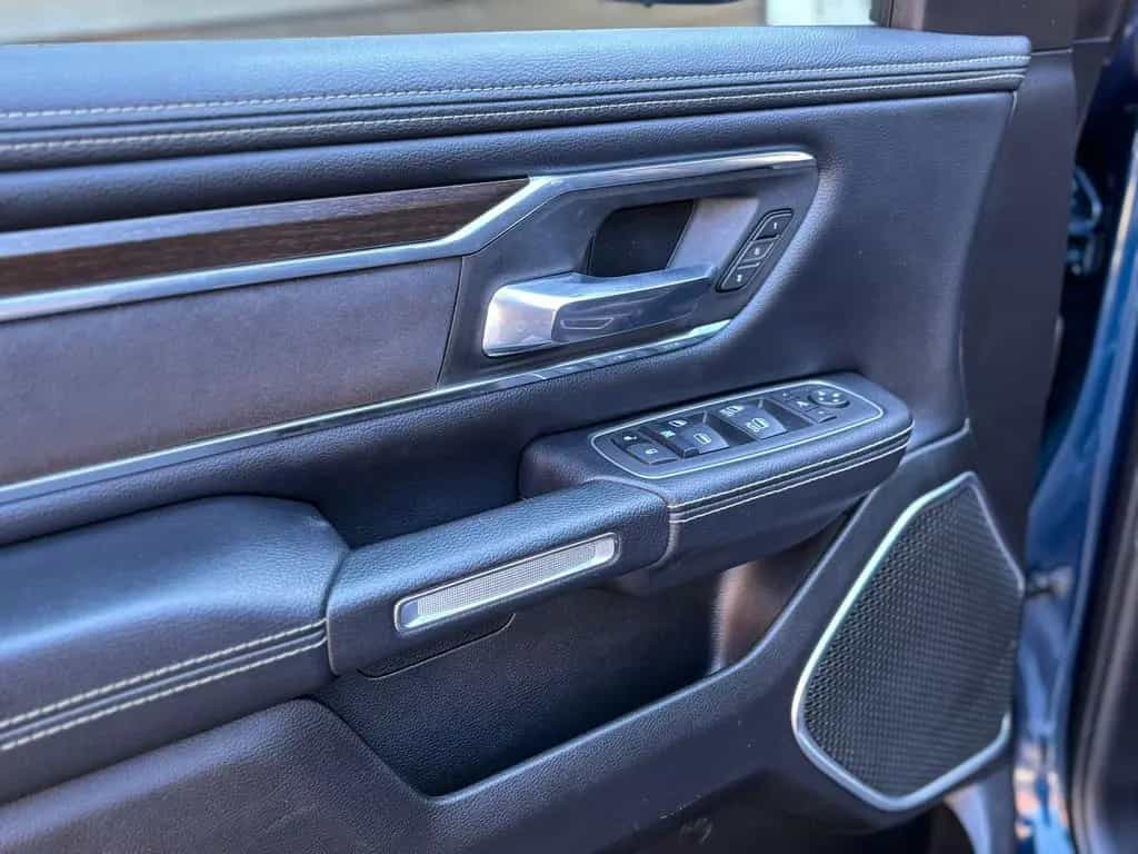 Dodge RAM 1500 Laramie LED AHK Memory 4x4 6-Sitzer 02/2023-photo-22