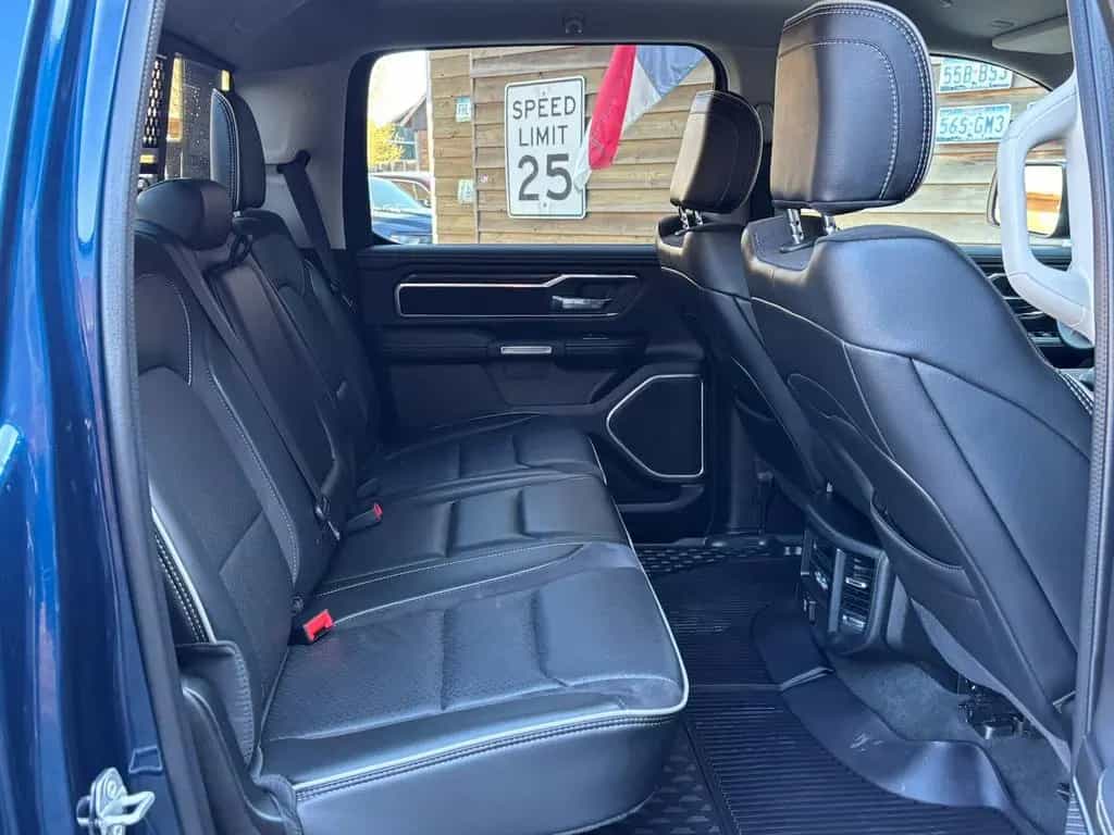 Dodge RAM 1500 Laramie LED AHK Memory 4x4 6-Sitzer 02/2023-photo-28