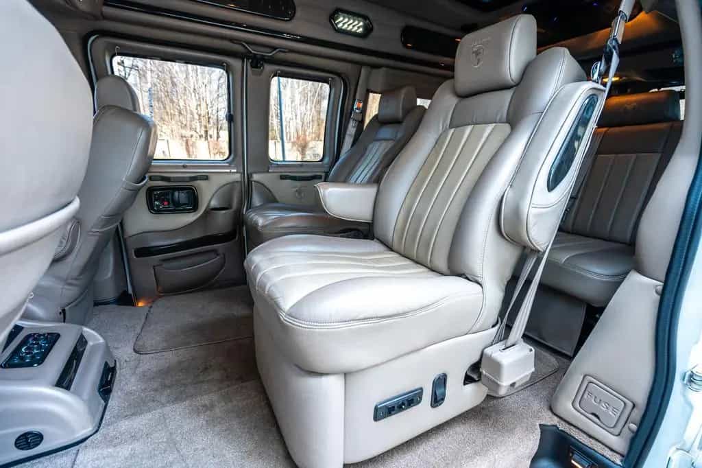 Chevrolet Express 5.3 AWD 03/2012-photo-12