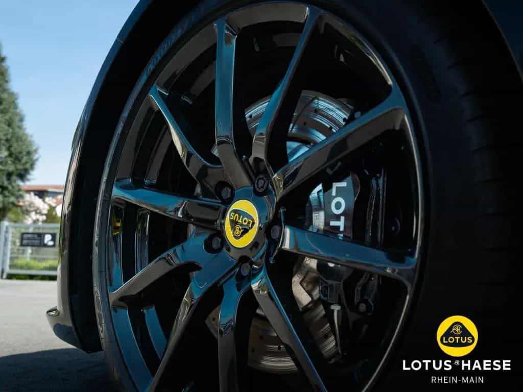 Lotus Emira V6 Dark Verdant - by LOTUS HAESE 05/2026-photo-14