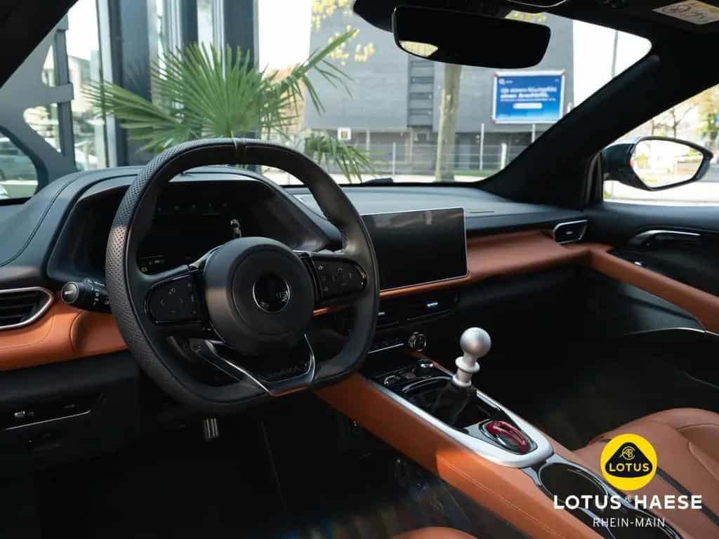 Lotus Emira V6 Dark Verdant - by LOTUS HAESE 05/2026-photo-17