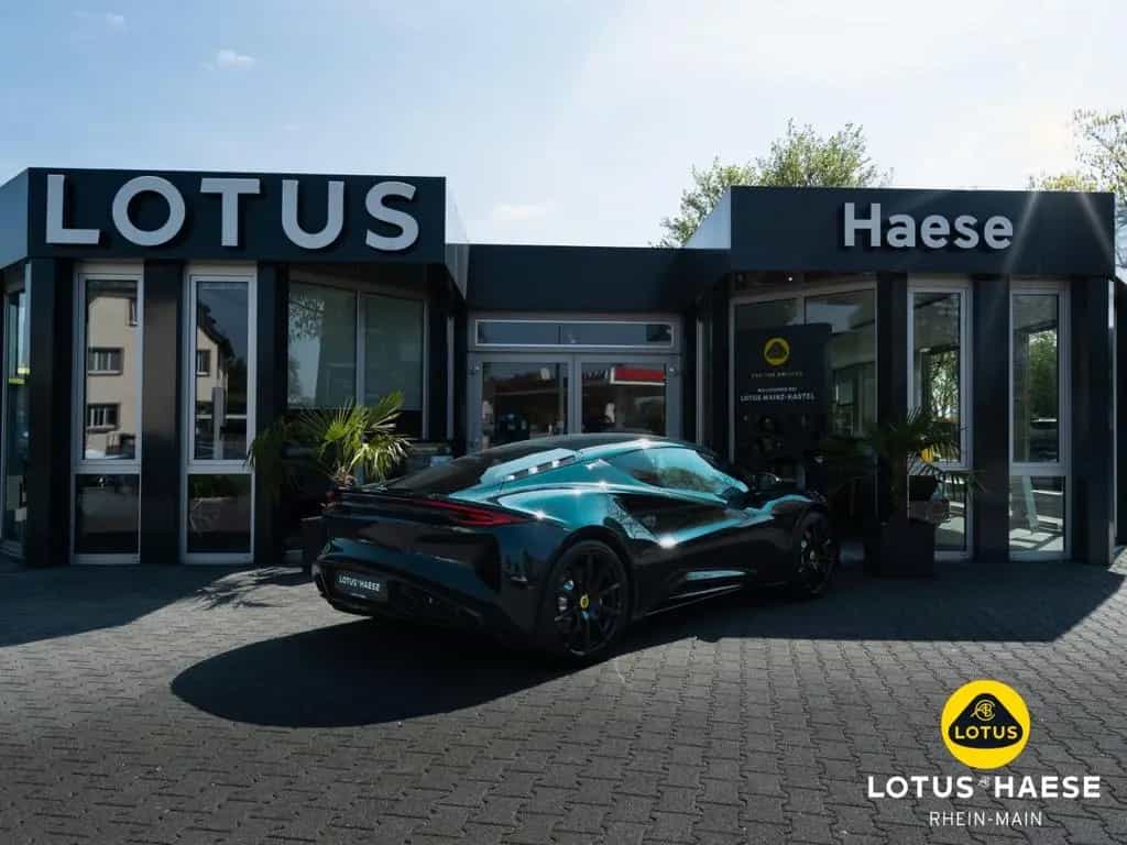 Lotus Emira V6 Dark Verdant - by LOTUS HAESE 05/2026-photo-2