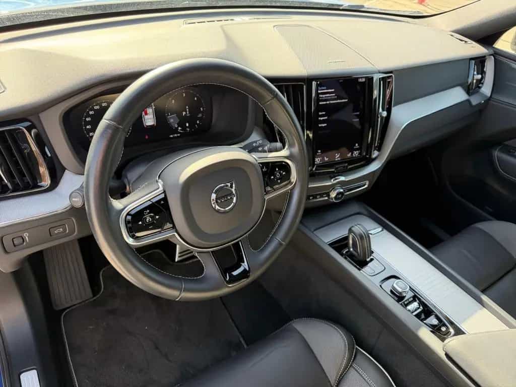 Volvo XC60 R-Design AWD B4 Diesel EU6d StandHZG Navi D 12/2020-photo-9