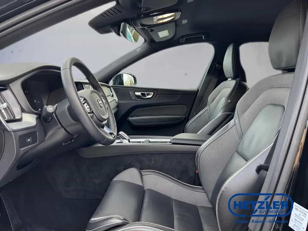 Volvo XC60 Plus Dark 2WD Leder Digitales Cockpit Memor 02/2023-photo-6