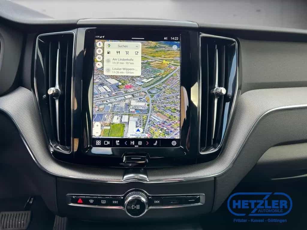 Volvo XC60 Plus Dark 2WD Leder Digitales Cockpit Memor 02/2023-photo-8